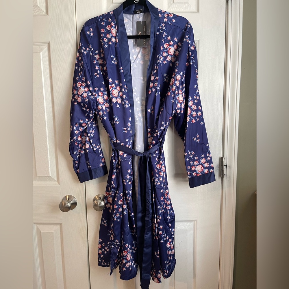 Morgan Lane Navy Floral Satin Robe - Plus